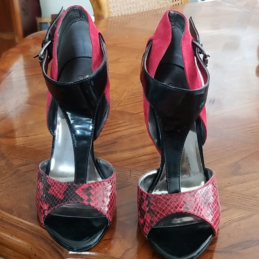 New Red Guess Open Toe Heels
